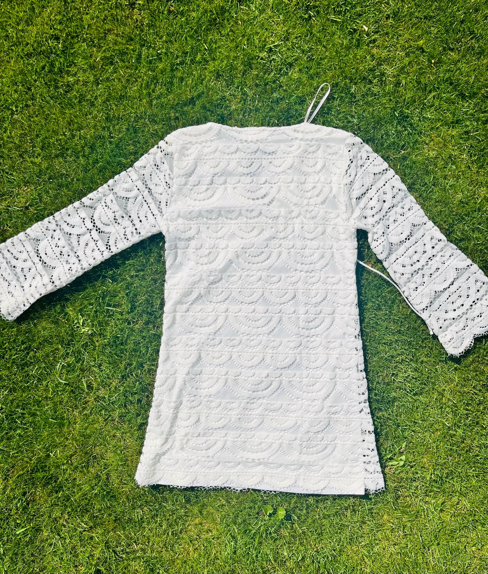 White dress – photo 5